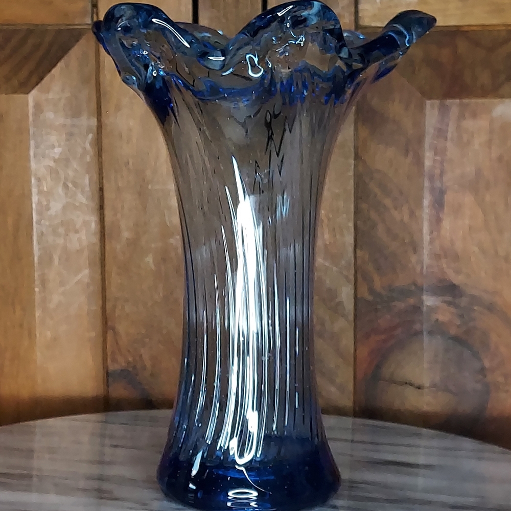 Vintage Murano Blue Glass Swung Vase - Picture 8 of 10